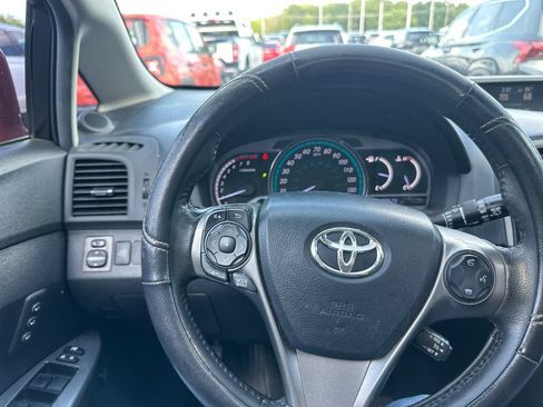 Used 2013 Toyota Venza Limited AWD/4WD image 12