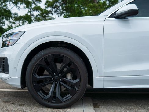 Used 2019 Audi Q8 Prestige AWD/4WD image 9