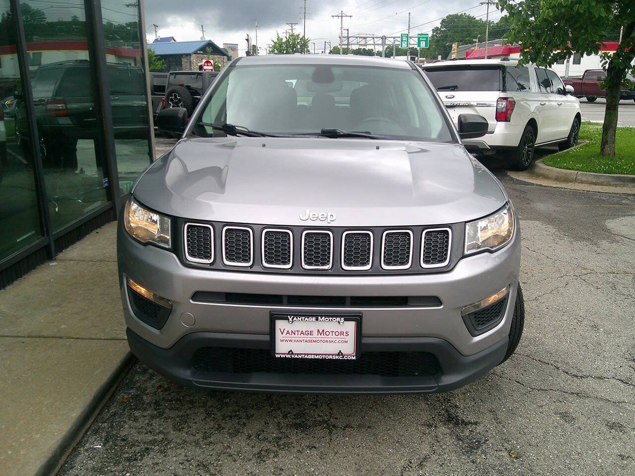 Used 2020 Jeep Compass Sport w/ Cold Weather Group AWD/4WD image 3