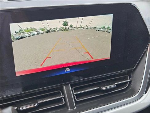 Used 2025 Chevrolet Trax LT w/ LT Convenience Package image 18