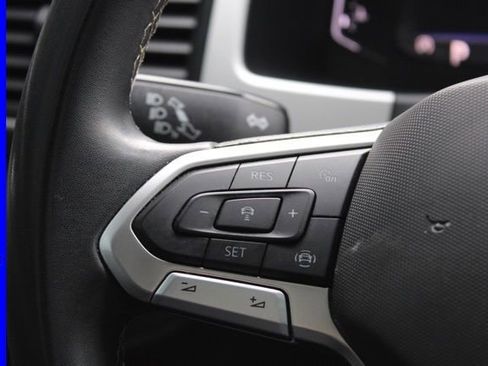 Used 2022 Volkswagen Atlas Cross Sport SE w/ Panoramic Sunroof Package image 32