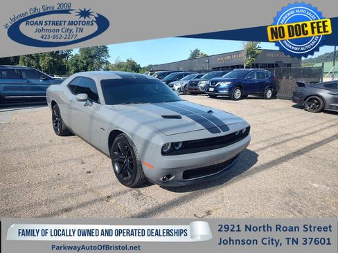Used 2017 Dodge Challenger R/T Plus RWD image 1