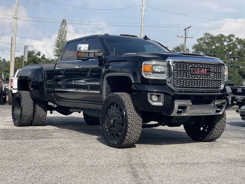 Used 2018 GMC Sierra 3500 Denali w/ Duramax Plus Package AWD/4WD image 12