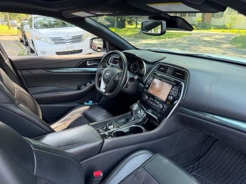 Used 2019 Nissan Maxima SR w/ Premium Package FWD image 19