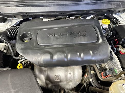 Used 2020 Jeep Cherokee Latitude Plus FWD image 37