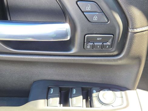 Used 2022 Chevrolet Silverado 1500 High Country w/ Technology Package AWD/4WD image 30