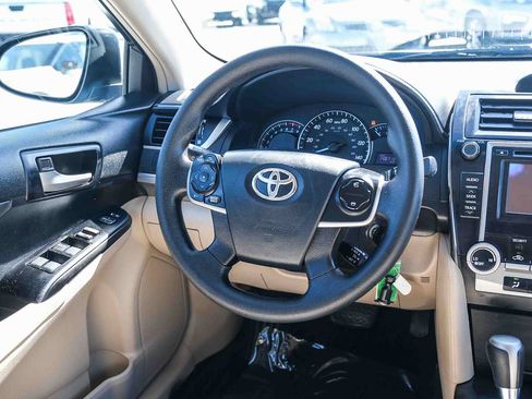 Used 2013 Toyota Camry LE FWD image 17