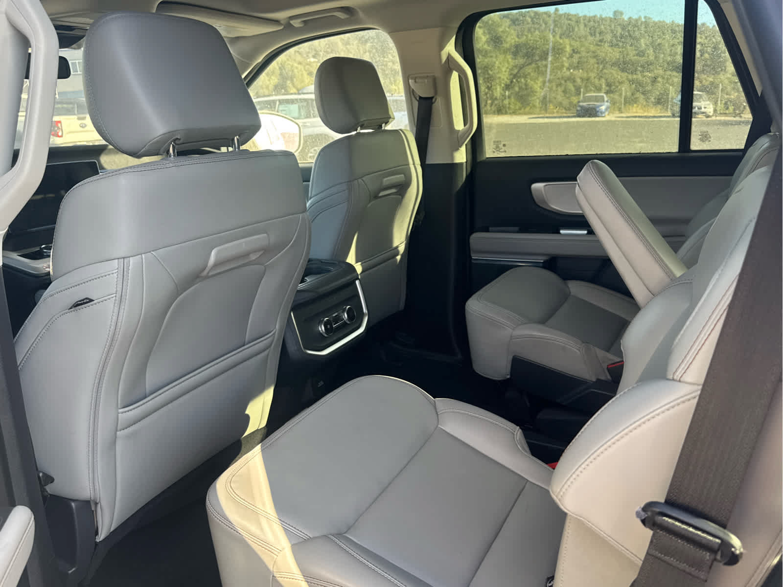 Certified 2025 Ford Expedition Active AWD/4WD image 10