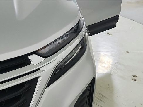 Used 2022 Chevrolet Equinox LS w/ LS Convenience Package image 28