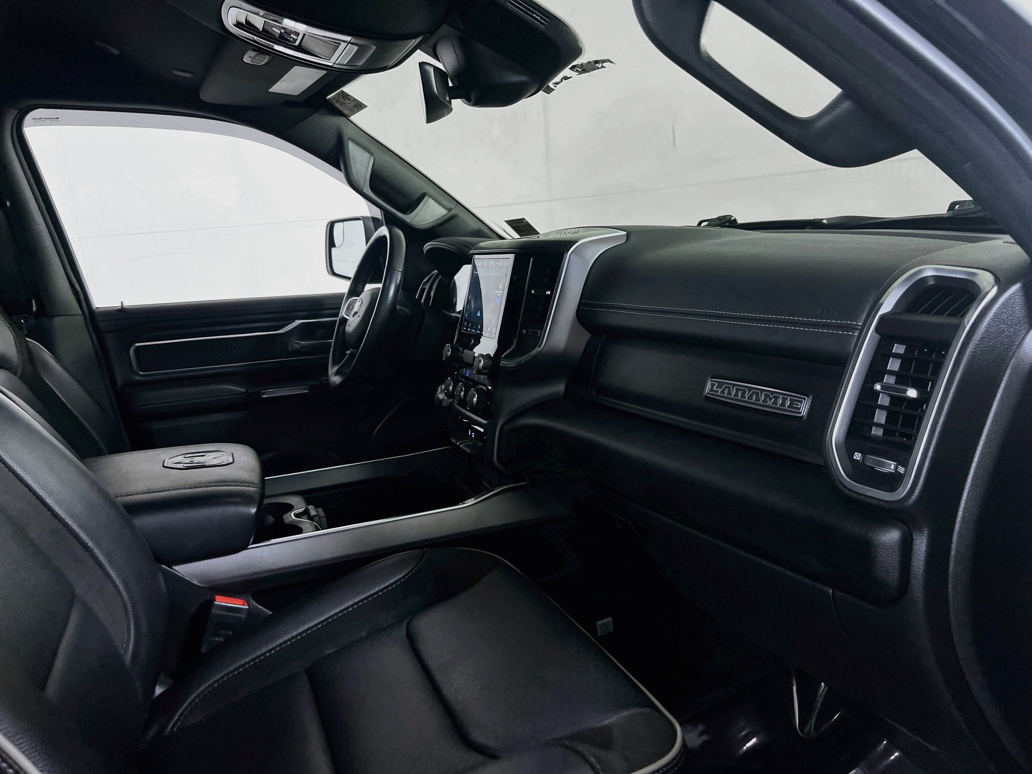 Used 2023 RAM 1500 Laramie AWD/4WD image 27
