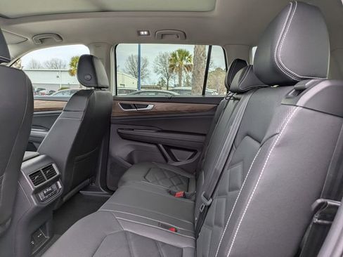 New 2026 Volkswagen Atlas SE FWD image 14