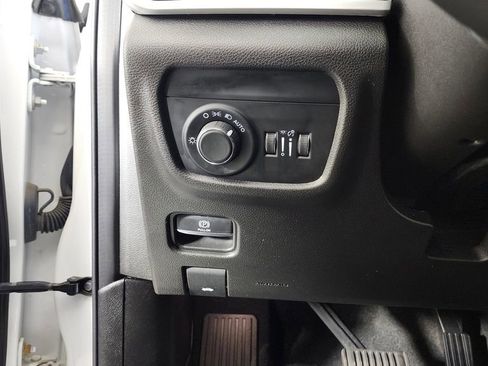 Used 2023 Jeep Grand Cherokee Altitude image 17