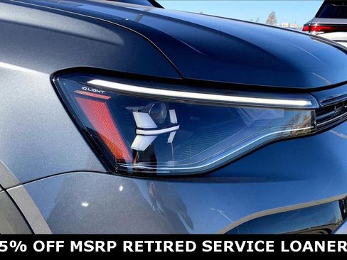 Certified 2025 Volkswagen Taos SE w/ Panoramic Sunroof Package image 28