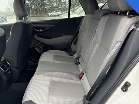 Used 2025 Subaru Outback Premium image 9