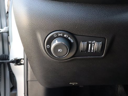 Used 2025 Jeep Compass Trailhawk AWD/4WD image 15