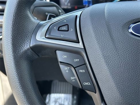 Used 2017 Ford Fusion SE w/ Fusion SE Technology Package image 25