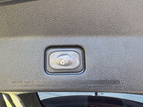 Used 2019 Ford Explorer XLT w/ Equipment Group 202A image 5
