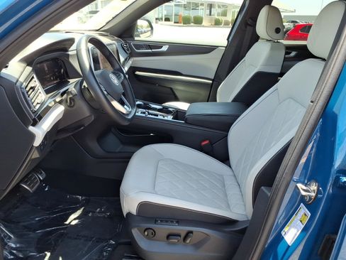 Certified 2026 Volkswagen Atlas Cross Sport SEL Premium R-Line AWD/4WD image 20