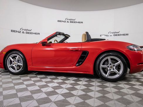 Used 2017 Porsche 718 Boxster RWD image 10