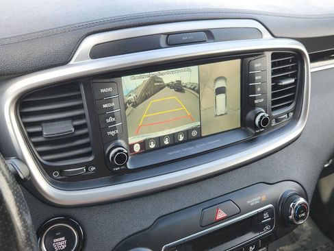 Used 2019 Kia Sorento SX image 8