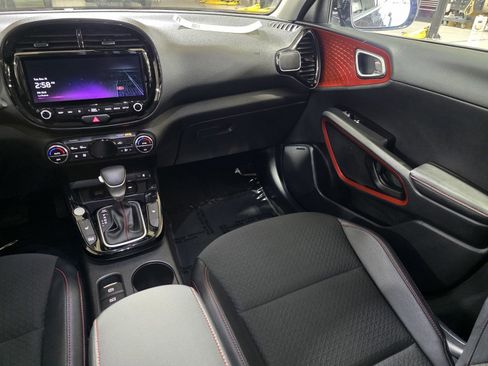Used 2023 Kia Soul GT-Line w/ GT-Line Technology Package image 18