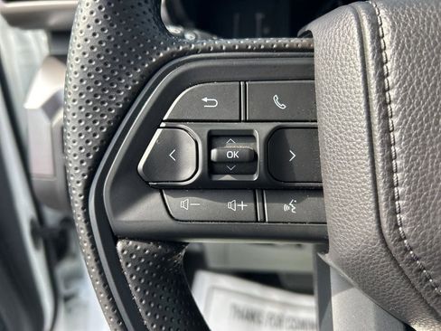 Used 2025 Toyota Tacoma SR5 image 7