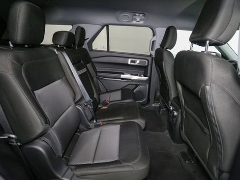 Used 2022 Ford Explorer XLT AWD/4WD image 19