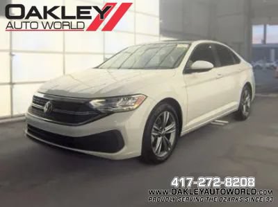 Used 2024 Volkswagen Jetta SE w/ Panoramic Sunroof Package FWD image 1