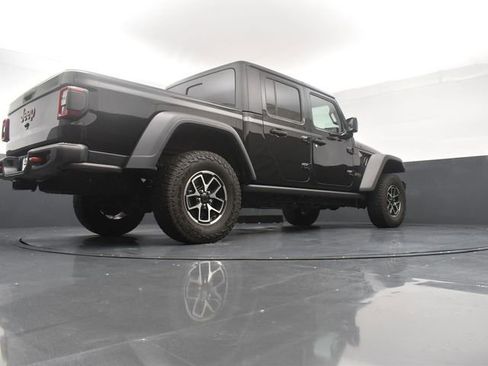 Used 2024 Jeep Gladiator Rubicon w/ Technology Group AWD/4WD image 21