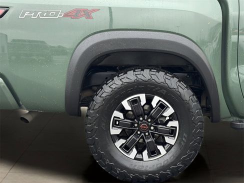Used 2022 Nissan Frontier PRO-4X image 43