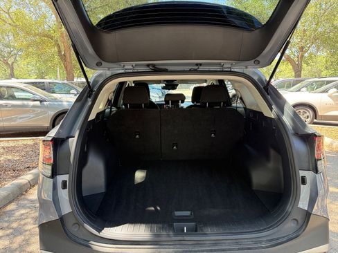 Used 2025 Kia Sportage LX FWD image 28