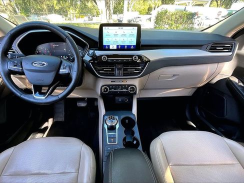 Used 2020 Ford Escape SEL image 7