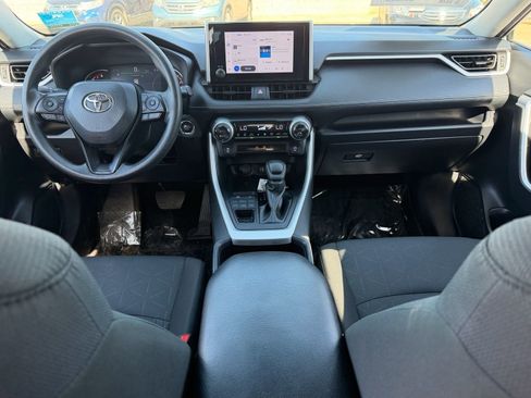 Used 2025 Toyota RAV4 XLE AWD/4WD image 18