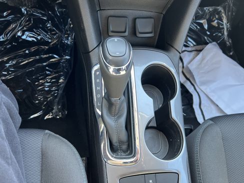 Used 2018 Chevrolet Cruze LT w/ Convenience Package image 24