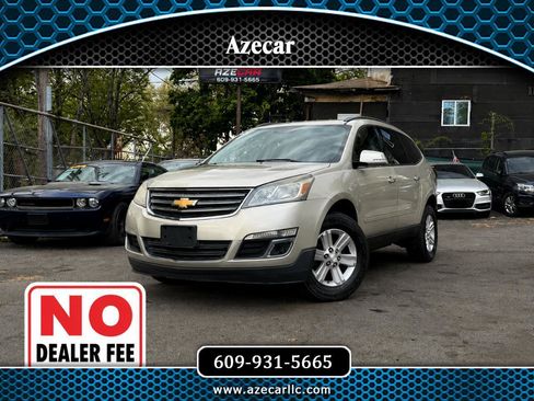 Used 2014 Chevrolet Traverse LT FWD image 1