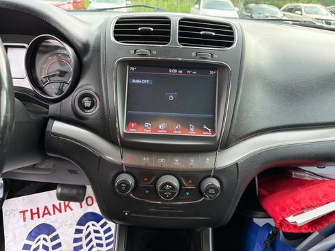 Used 2019 Dodge Journey Crossroad FWD image 14