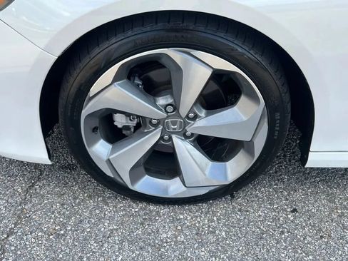 Used 2020 Honda Accord Touring image 30