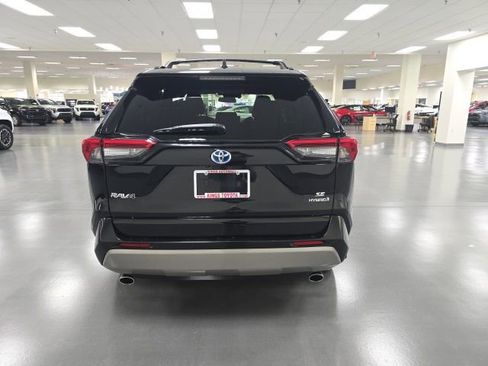 Used 2024 Toyota RAV4 SE w/ Weather Package image 4