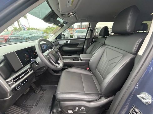 Used 2025 Hyundai Santa Fe SEL FWD image 13