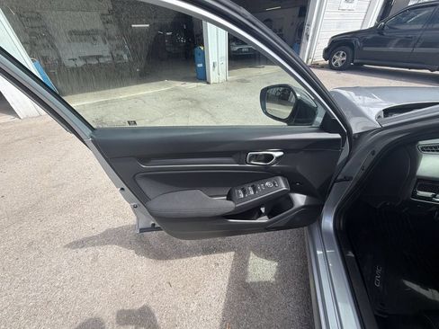 Used 2025 Honda Civic Sport image 13