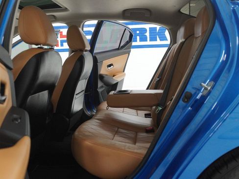 Used 2020 Nissan Sentra SV w/ SV Premium Package FWD image 19