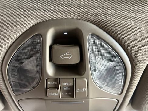 Used 2016 Hyundai Santa Fe Limited w/ Option Group 04 AWD/4WD image 29
