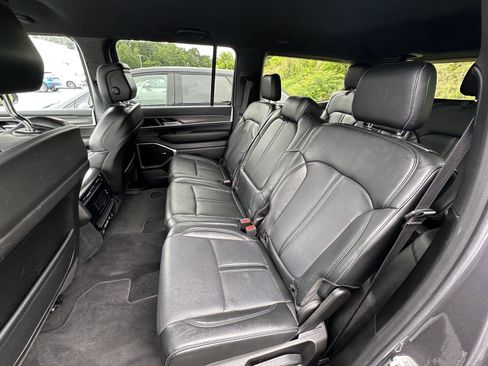 Used 2024 Jeep Wagoneer Series II w/ Flexible Seating Group image 12