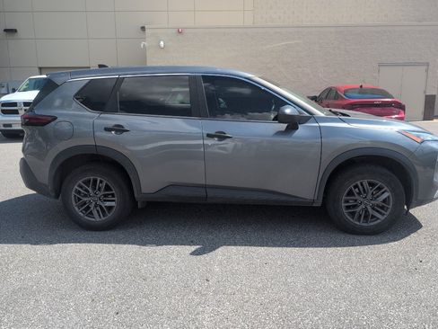 Used 2023 Nissan Rogue S FWD image 5