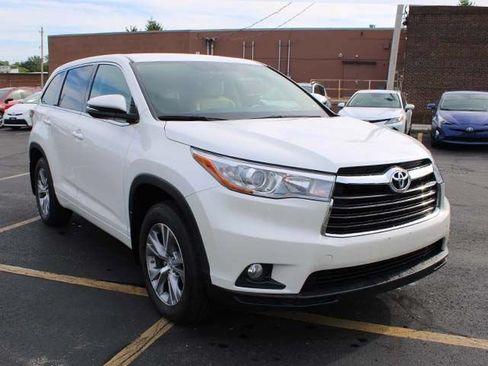 Used 2015 Toyota Highlander Plus AWD/4WD image 4