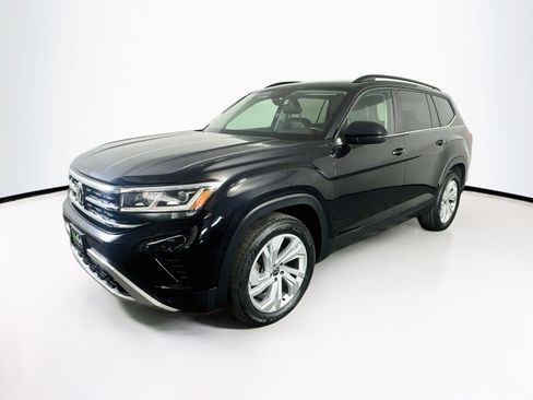 Used 2021 Volkswagen Atlas SE w/ Panoramic Sunroof Package FWD image 3