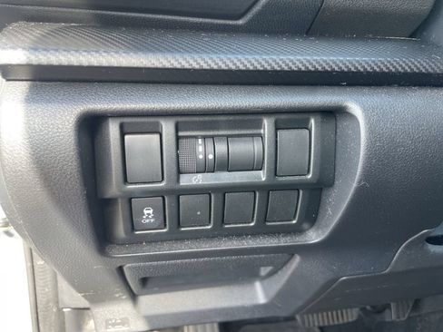 Used 2018 Subaru Crosstrek 2.0i Premium w/ Popular Package #2 AWD/4WD image 18