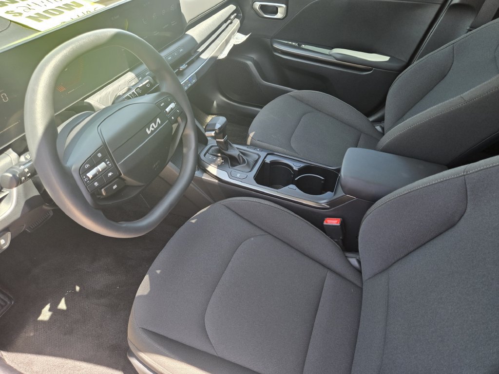 New 2026 Kia K4 FWD image 9