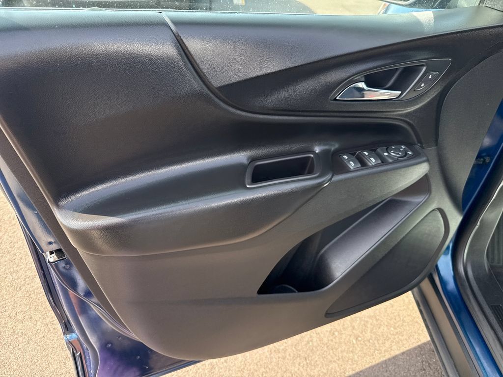 Used 2021 Chevrolet Equinox LT AWD/4WD image 10