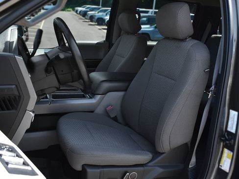 Used 2018 Ford F150 XLT w/ Equipment Group 302A Luxury AWD/4WD image 9